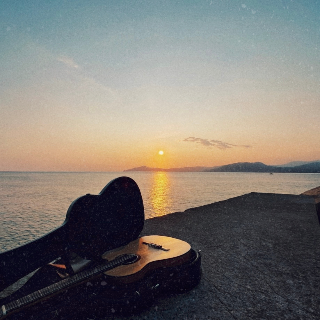 Miramare: My Original Fingerstyle Guitar Piece Inspired by the Italian Coast